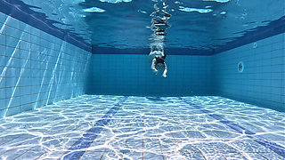 Swimming Fetish - Underwater Swimming Naked