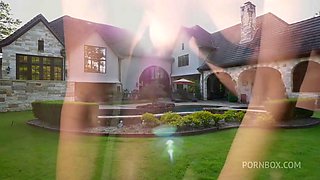 Wet Bitch At The Beach - Pissvids