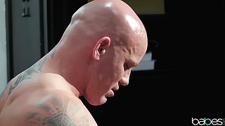 Glamour cougar heartbreaker incredible xxx scene