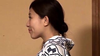 amateur asian gives a blowjob