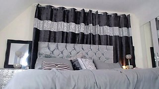 Hot amateur blonde pregnant toying her pussy solo