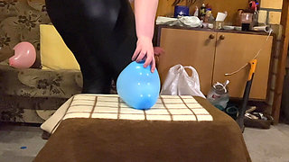 Bigbootylucy Sit Popped 16 Very Strong Heart Shaped Balloons! 2 Cameras with Slow-mo!