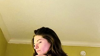 Brunette solo masturbation on webcam