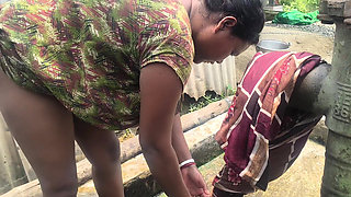 Indian Bhabhi Looks Amazing While Carrying Clothes