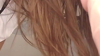 Alice Squirt Throught the Looking Glass