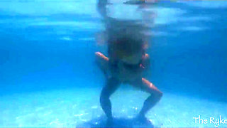 Hot Couple Pool Sex - the Neighbors Love When We Put on a Show!