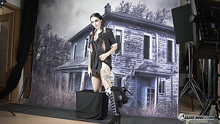 Sharlotte Thorne - 430 - Photoshoot Backstage