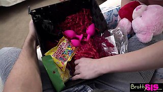 Provocative Kyler Quinn and Emma Starletto's blowjob scene