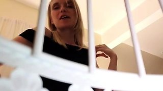 Lexi Snow - Giantess Seek And Arse Worship
