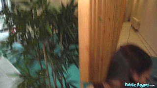 Kety Pearl’s Risky Poolside Passion in Public Glare