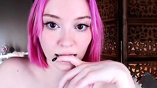 Big boob brunette masturbates on webcam