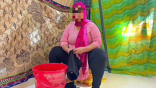 Big Pussy BBW Big Ass & Huge Boobs Hot Egypt Stepmom Washing Dress & Gets Horny!