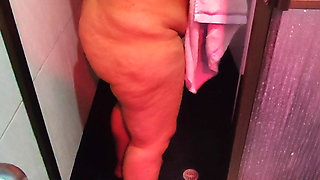 Shower of a mature Venezuelan woman