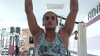 You're too small to be this ebony's coach