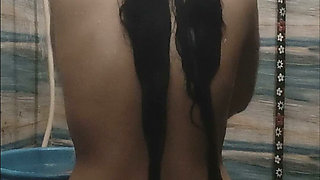 Desi bhabhi taking shower showing boobs pussy
