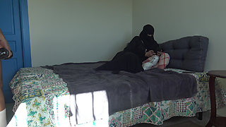 Muslim Stepmom Was Shocked When I Flashed My Big Cock in Front of Her