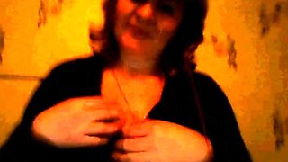 Mature Russian Amateur Irina Shows Off on Webcam