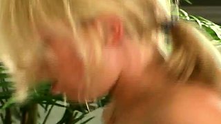 Goldie Coxx Fucks in Bikini