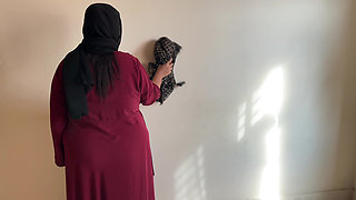 Fucking a Beautiful Maid with Big Ass in Saudi Arabia When She Cleaning Bed Room - Ass Fuck & Cum