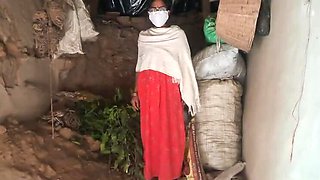 Indian Desi Chubby Wife Giving Handjob on Couch and Fucked Hard