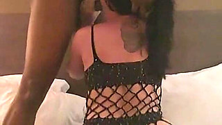 Dhh & Sexy Brunette Babe