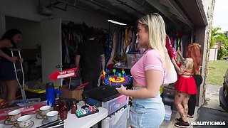 Ashley Alexander and Lea Stevensons Girl-on-Girl Cumshot Blowjob