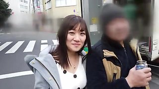 Kカップ巨乳巫女が変態おじさんに巨乳揉みしだかれて熱いキス