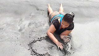 Chubby Latina What a Big Ass on the Beach