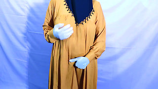 Indian Muslim Hijabi Beautiful Wife Satisfying Her Sexual Hunger With Her Hands - Clear Hindi