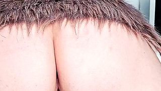 Horny mature gaper on all fours , flaunting fabulously phat fanny flaps .