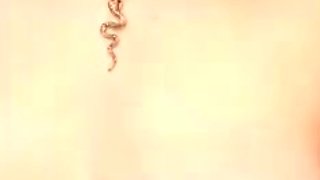 Redhead Babe Naked on Couch with Pink Vibrator Webcam