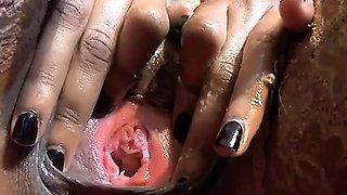 Spreading and Gaping Pussy - Poly's Webcam Show