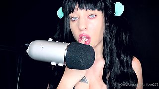 Beautiful teen brunette Jessica Sinn masturbates