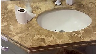 Cum No Hands In I Wanted To Suck Him In The Toilet During A Party In Brazil