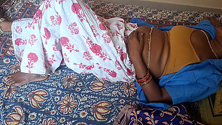 Indian Married Wife Shows Navel to Have a Deal with Houseowner