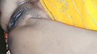 Hot Bhabhi Surprice 7 Inch Dragon Condome Fucking Small Pusssy and Enjoy with Darty Talking