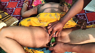 Bhabhi ki cut mein kela dala