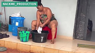 Big Black BBW Mom Gives Sunday Morning Blowjob to BBC in Amateur Couple HD