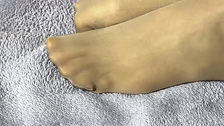 Secretary in Nylon Pantyhose Loves Her Long Legs