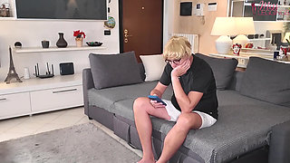 Stepmom's Cameltoe Changes Forever the Life of the Stepson Teased by Friends Until Today Because He Is a Virgin