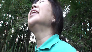 A076G11 A mature woman in her sixties is about to apply for AV. Nymphomaniac SEX in the shade of a tree in the forest!