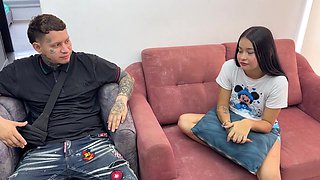 Visito a mi amigo y me encuentro a su mujer sola y se me antoja follarla duro por el culo y venirme. - Anal