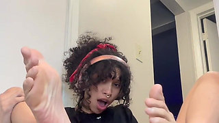 I’m Sooo Horny I Just Squirted Piss All Over My Pretty Soft Soles