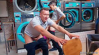 Charlie Dean, Sienna Day And Jordi El Nino Polla In Double Loading The Laundromat Milf