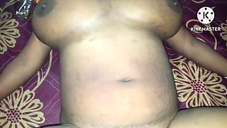 Desi Bhabhi Padosi Ne Lund Pe Tel Lagaya