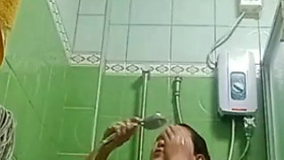 Assy taking a bath .i cum to her for seeing nude