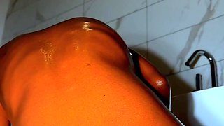 Ebony pussy squirting so fucking hard on the big dildo like that