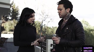 19yo nympho bitch gags on BWC in car in missionary fucki