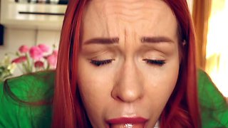 Beautiful TikTok girl gives a fantastic blowjobs