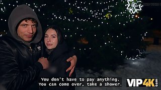 Vip4k. dark haired is cheating on the moneyless bf in front of him on christmas eve